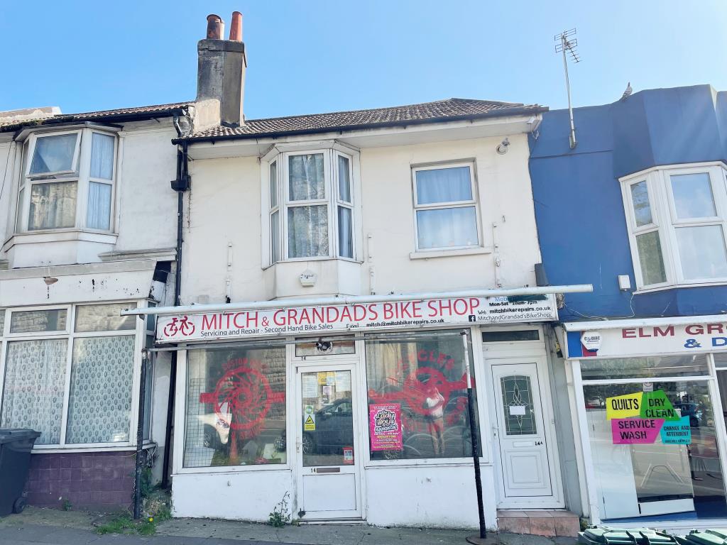 Lot: 29 - MIXED USE INVESTMENT IN CITY CENTRE LOCATION -
